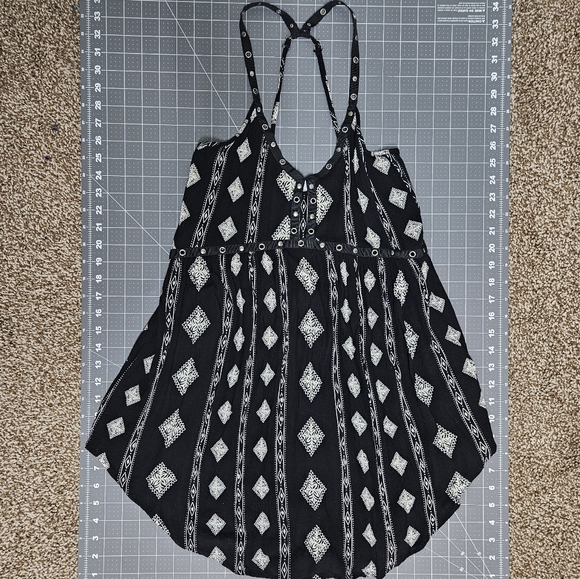 Amuse Society Ashby Dress Black and White Print Flowy Festival Grommets - Picture 10 of 15